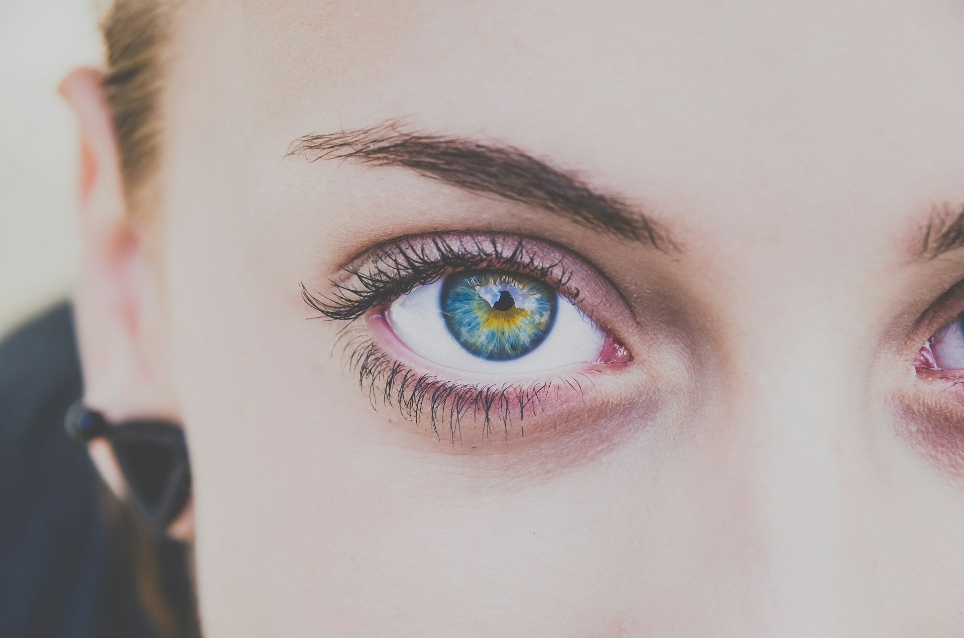 eyebrow